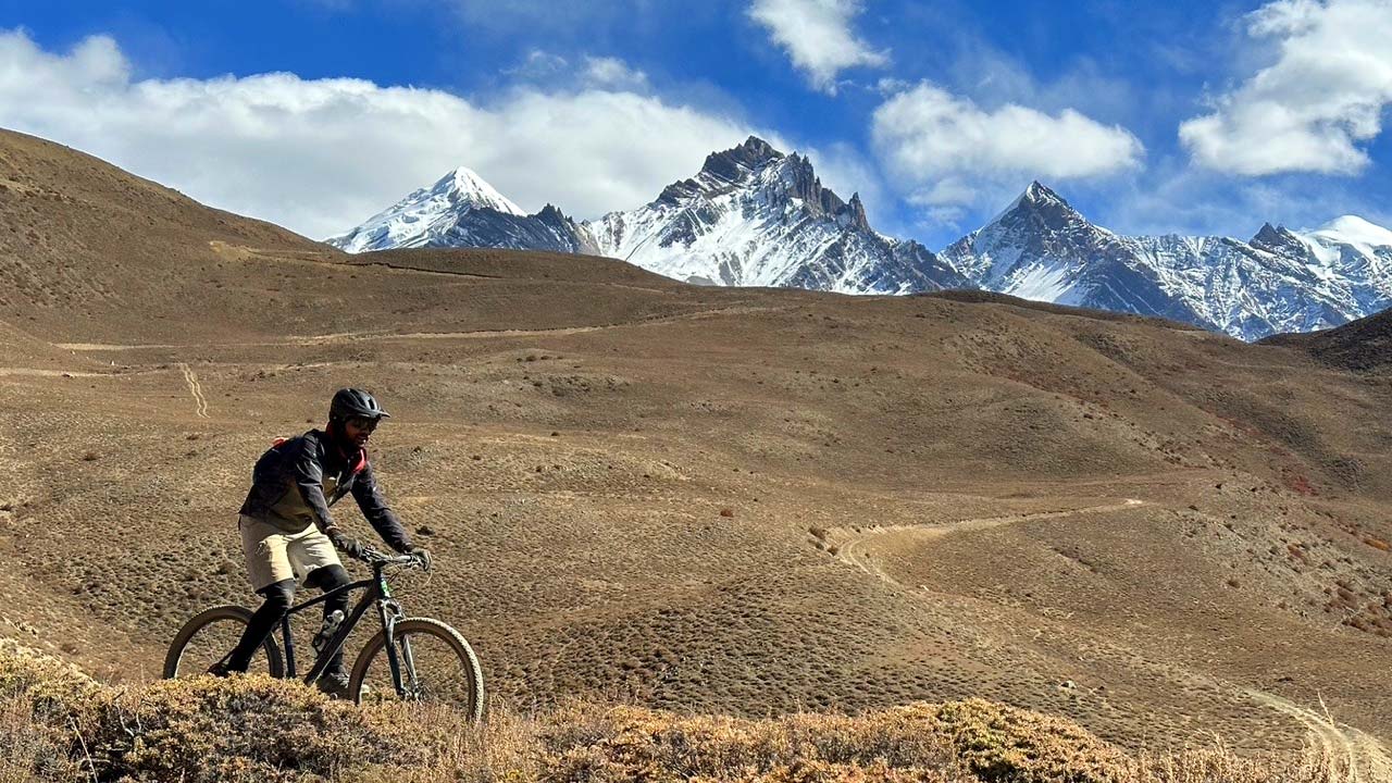 Lupra single track mountain bike tour in Lower Mustang, Nepal.