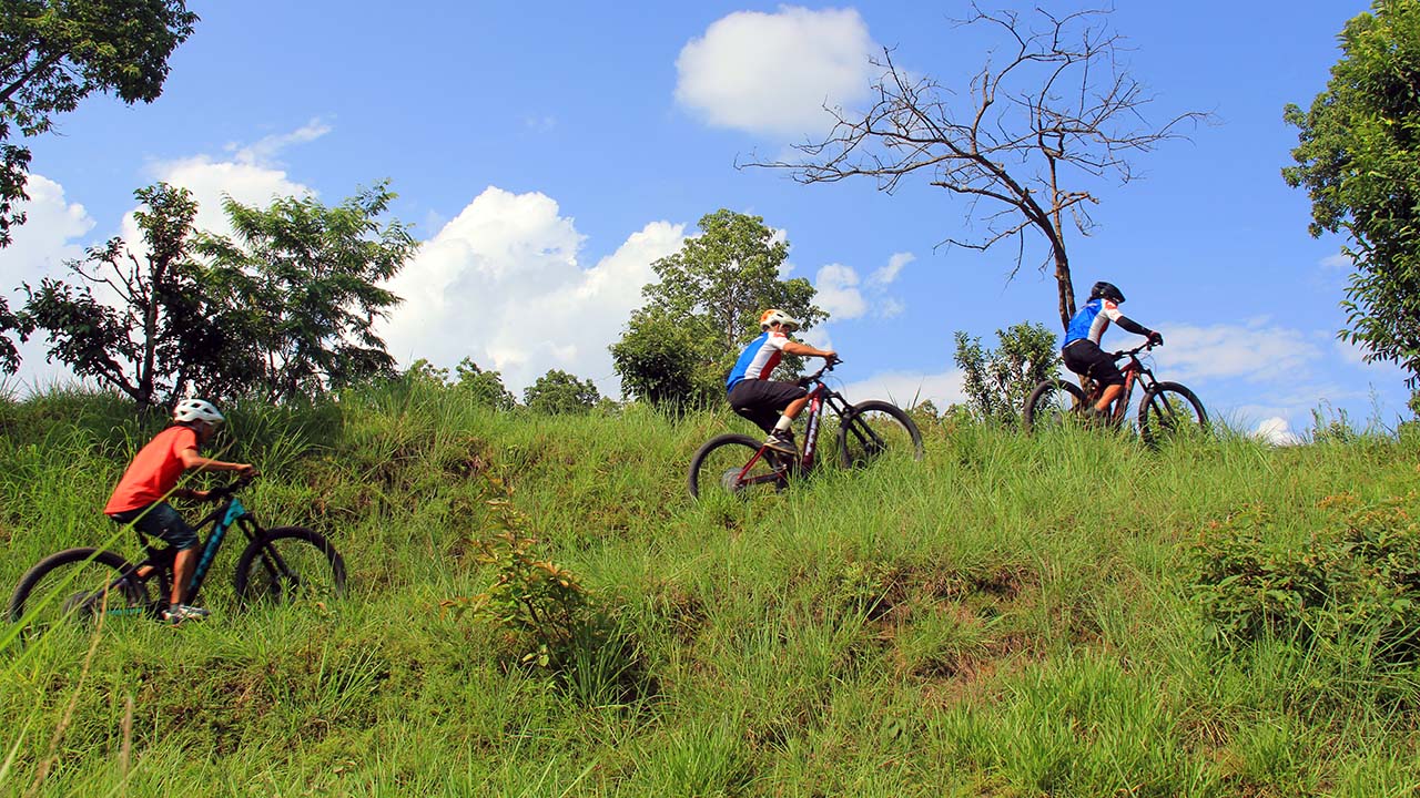 Pokhara E-MTB Tour: Explore Sarangkot, Bhumdi, and Stupa