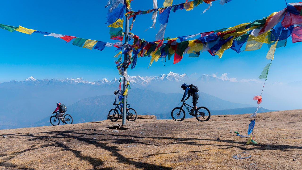 Mountain biking tour in Pikey Peak's wilderness