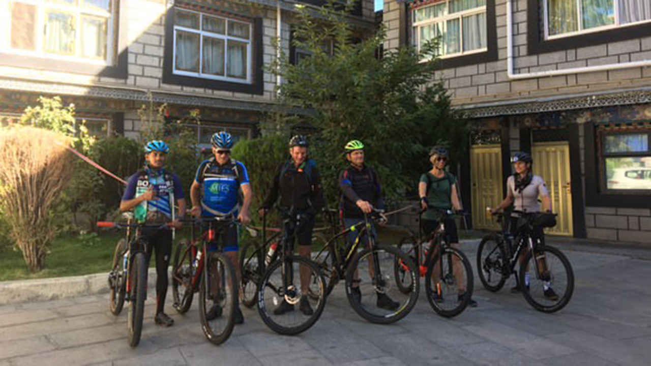 Lhasa to Kathmandu Mountain Bike Tour