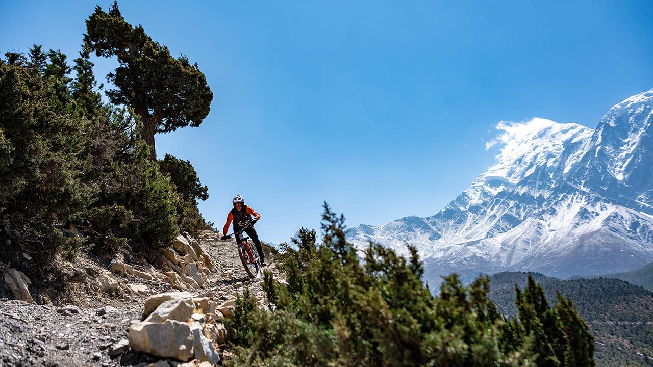 Enduro-Downhill MTB tour in Mustang, Nepal.