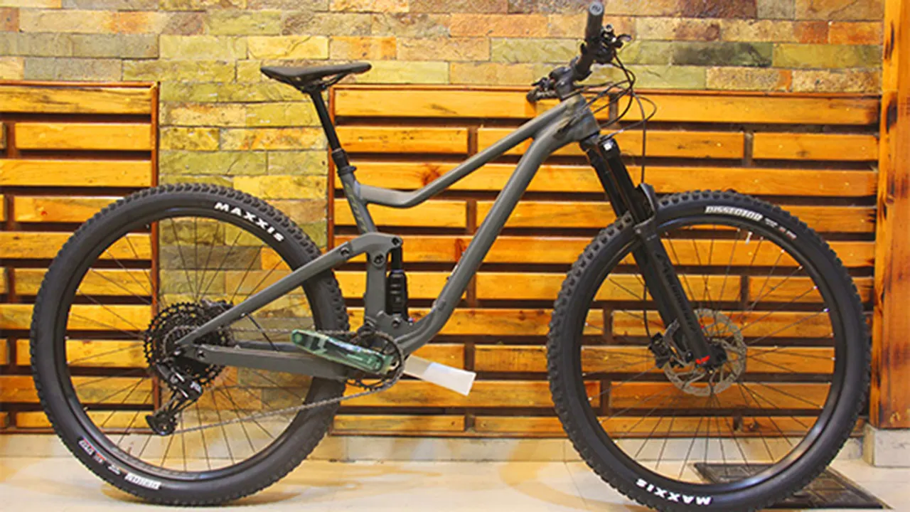Scott Genius 950 mountain bike rental in Nepal.