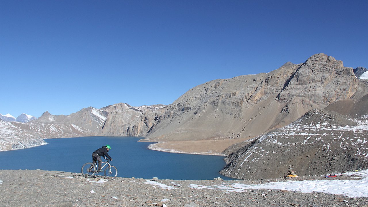 Tilicho Lake mountain biking tour in Annapurna, Nepal